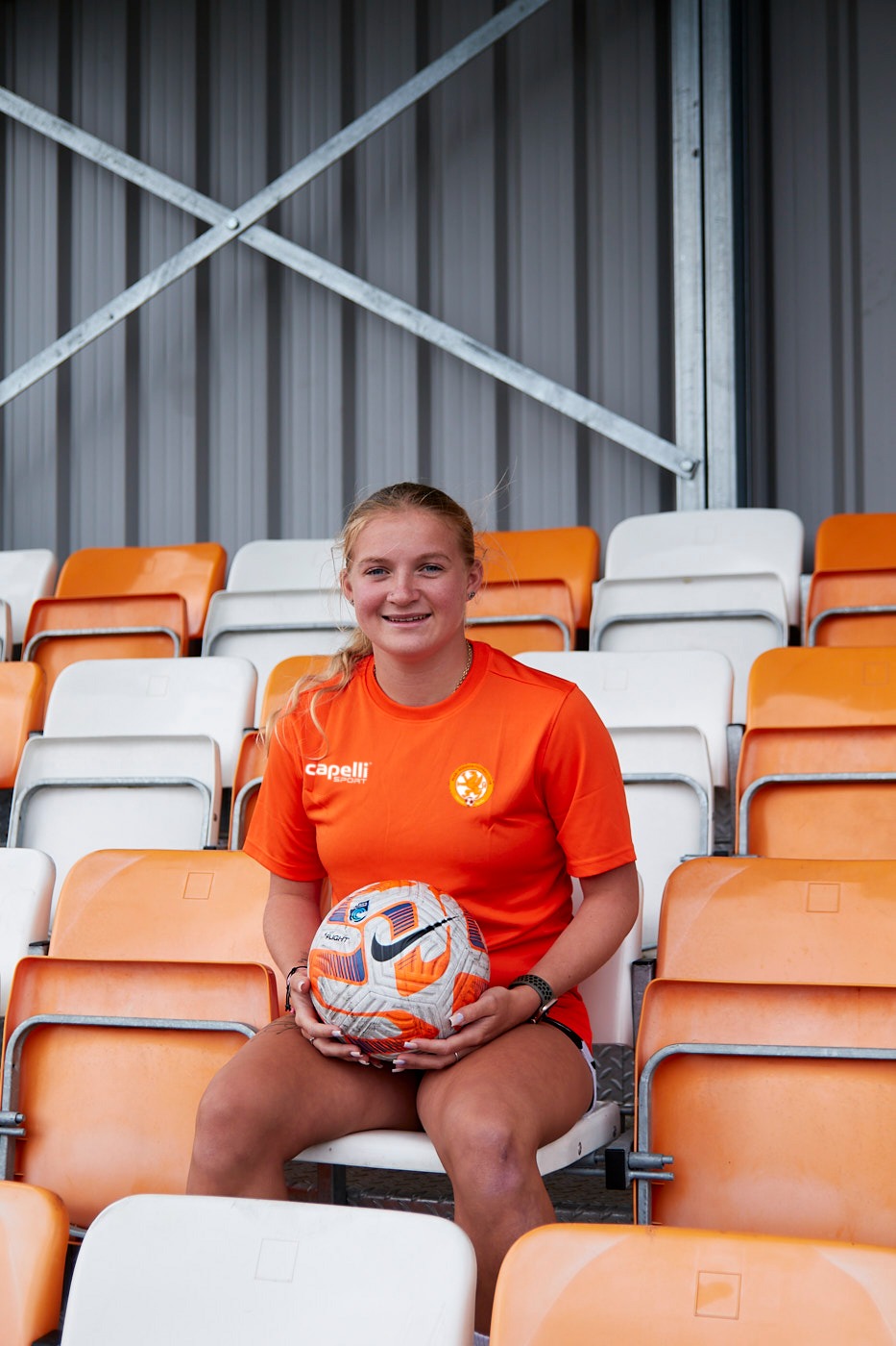 Alanah re-signs | Rugby Borough FC